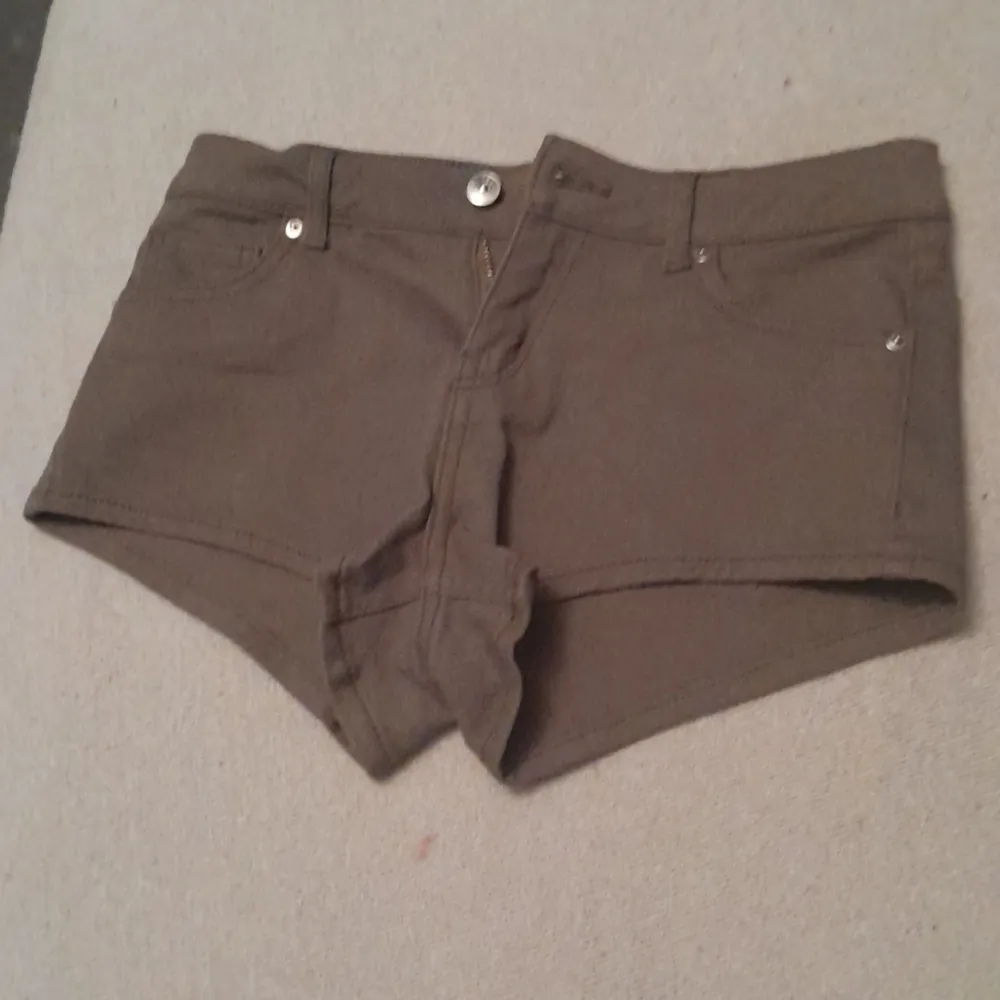 Helt nya shorts från h&m Trading mini shorts . Shorts.
