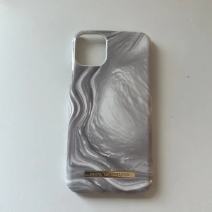 Mobilskal iphone 11 - Ideal of swedan skal🤍 i nyskick