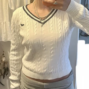 Tröja - Fin tröja från hollister som inte går att köpa längre. Använd fåtal gånger. Bra skick