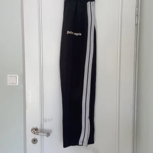 Palm Angeles byxor - Ett par Palm angels byxor som inte använd längre, skriv om du har någon fråga!🤩
