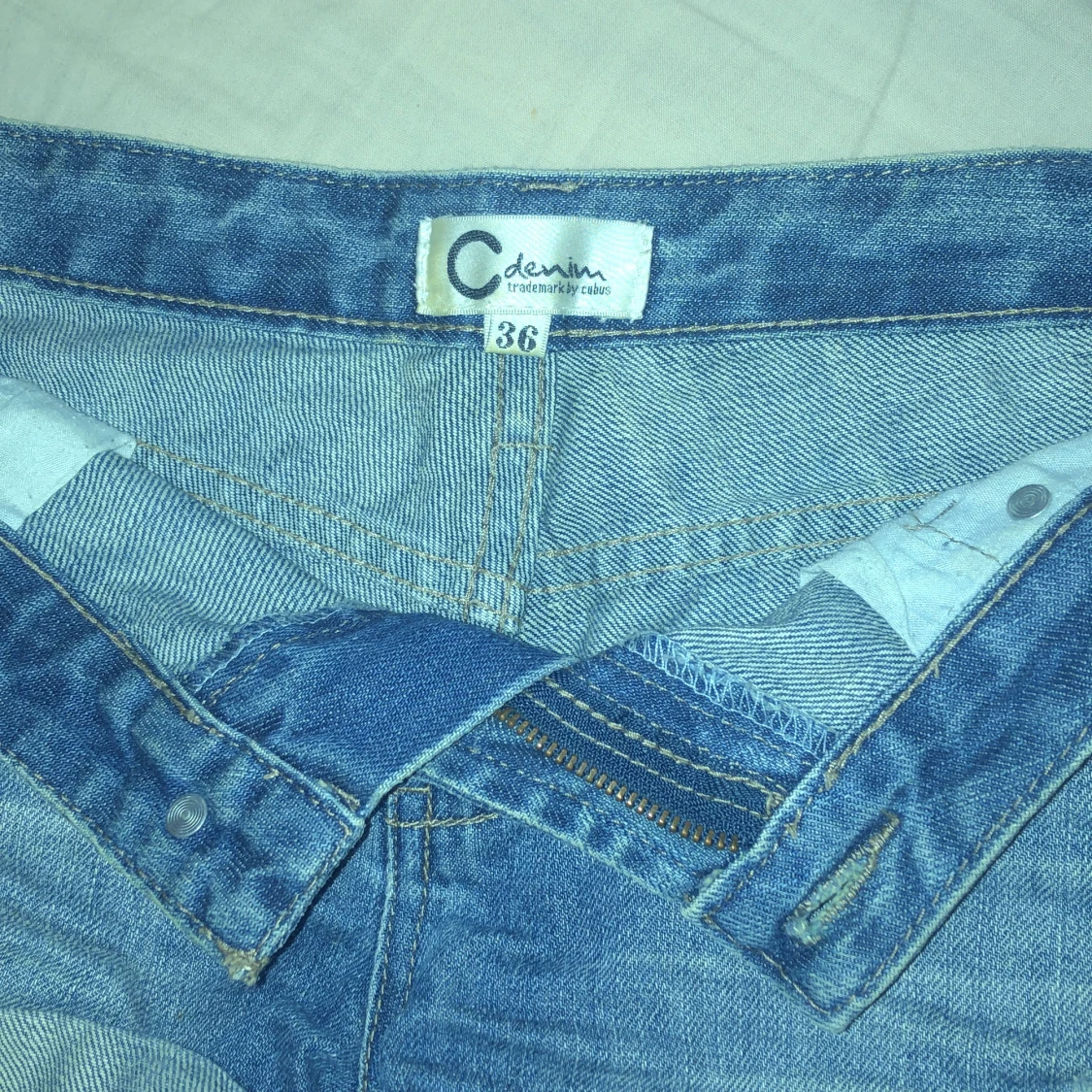 Lågmidjade jeansshorts  - 91