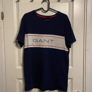 Gant t-shirt | Storlek S | Skick 8/10 | Nästan oanvänd | Pris kan alltid diskuteras | 