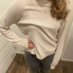 Stickad tröja - Älskar denna tröja men inte riktigt min stil 