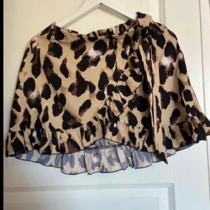 Minikjol - Minikjol från shein som aldrig kommit till användning   Passar Xs/s