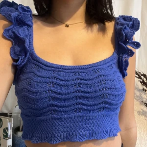 Blå virkad topp - Blå virkad topp som är använd ett fåtal gånger, bra skick