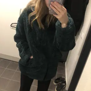 Aldrig använd oversized teddyjacka från Topshop. Storlek 34 