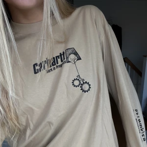 Carhartt WIP - Skitsnygg HELT oanvänd Carhartt WIP tröja (lappen är kvar). Helt otroligt skön och skitsnygga tryck!