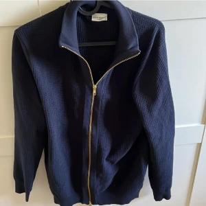 John Henric - Säljes!