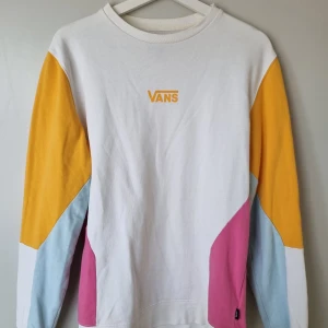 Vans sweatshirt - Storlek small. Bra skick, nypris 550 på carlings. 