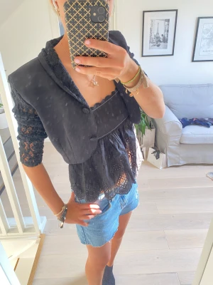 Kofta - Skit snygg kort kofta💗