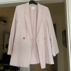 Kavaj  - En kavaj från H&M. Stolek S.