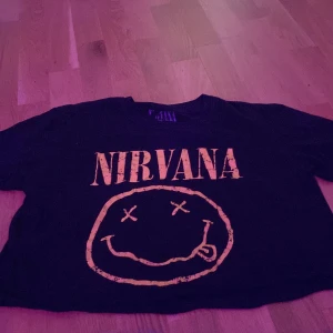 T-shirt - Fint skick fått den av en vän  Det är en magtröja .