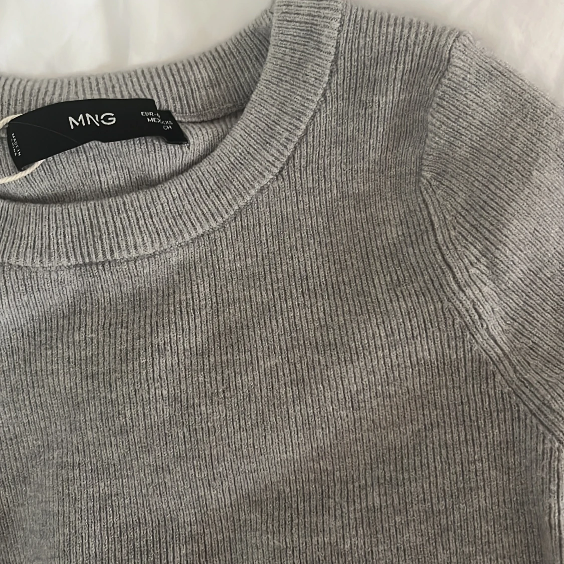 Grå tröja - 90