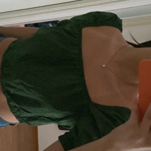 Grön topp - Grön topp som jag aldrig fått användning av, lappen är kvar.  