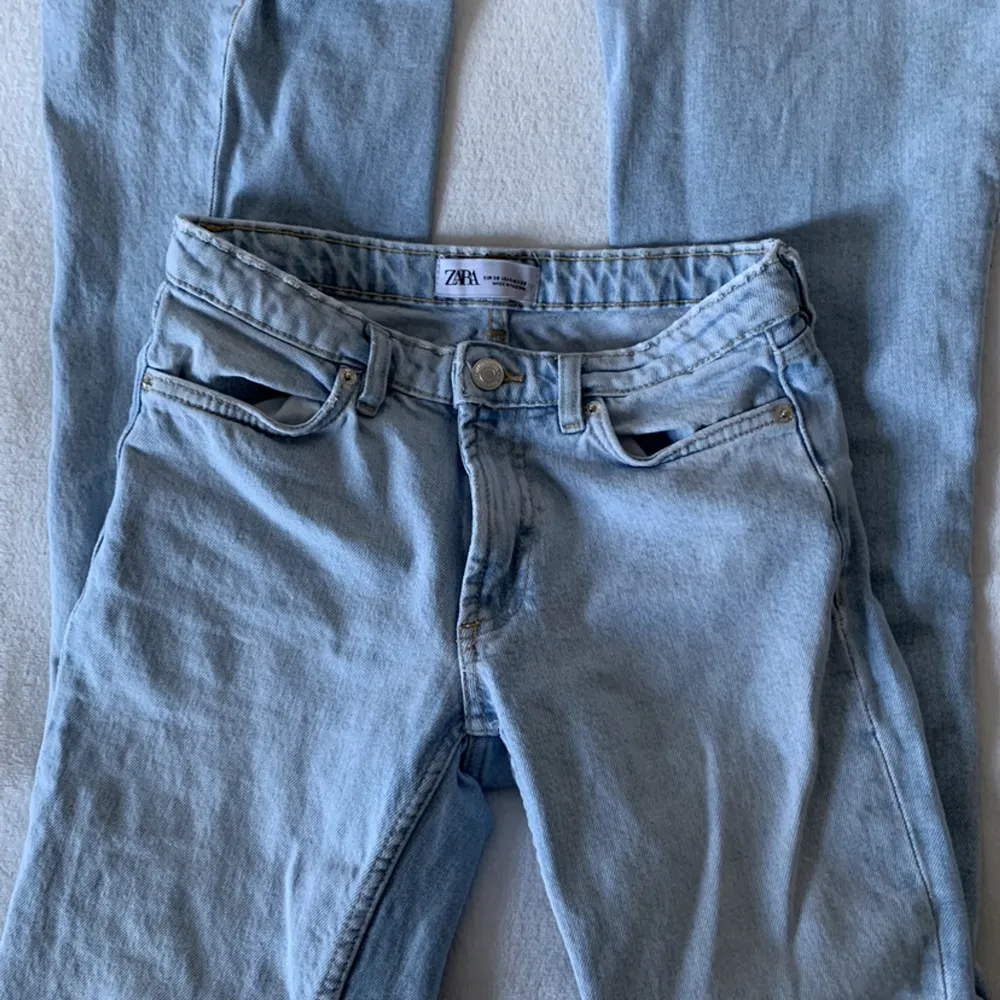 Jättefina jeans som har använts ett par gånger men är i bra skick. Jeans & Byxor.