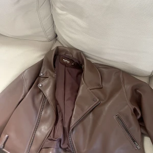 Bianca skinn jacka - Knapp använd  Grymt skick!!