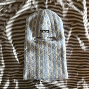 Stingwater blaclava - Köpte på etttresex för 650 har aldrig använt