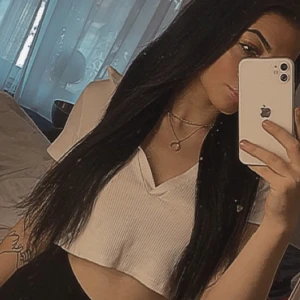 T-shirt - Super fin och fint skick! Knappt använd