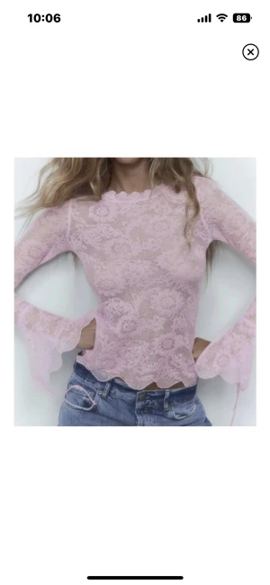 Zara topp  - Säljer denna jätte fina rosa topp från zara, det står storlek M, men den passar mig som har xs/s💗