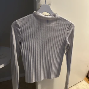 tröja  - fin vit ribbad tröja från Nelly 💕
