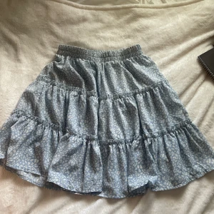 Kjol - Jätte fin kjol från shein som inte kommer till användning, därför i bra skick 💗 