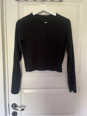 Kofta - Svart kofta ifrån lager 157💘pris:15kr+ frakt