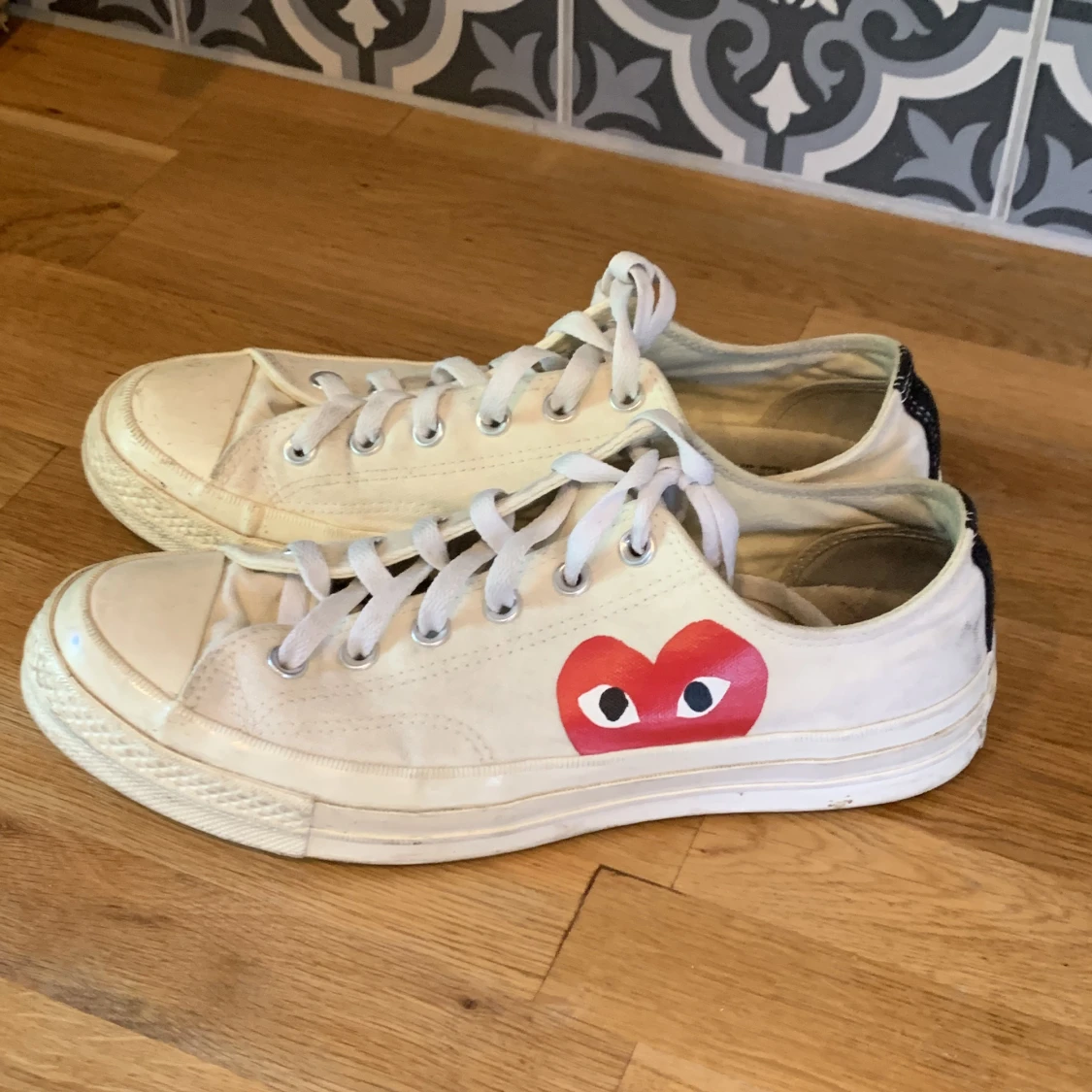 Cdg converse vit låga