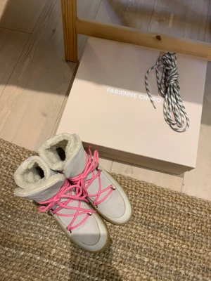 Skor från Fabienne Chapot - Använda 1 gång. Säljes pga fel storlek. Storlek: 37. Nypris: 1800kr 