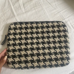 Datarfodral - Jättefint datafodral från HM, som nytt! 