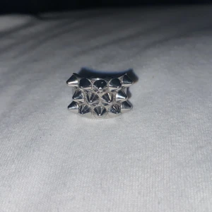 Edblad ring storlek m - Jättefin edbadsring som har används några gånger!! Storlek m.😋😋