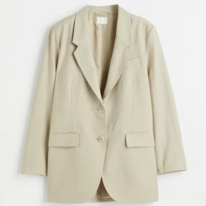 Beige kavaj - Superfin oanvänd kavaj, la till hemsidans bild då jag inte hade så bra ljus. 🥰