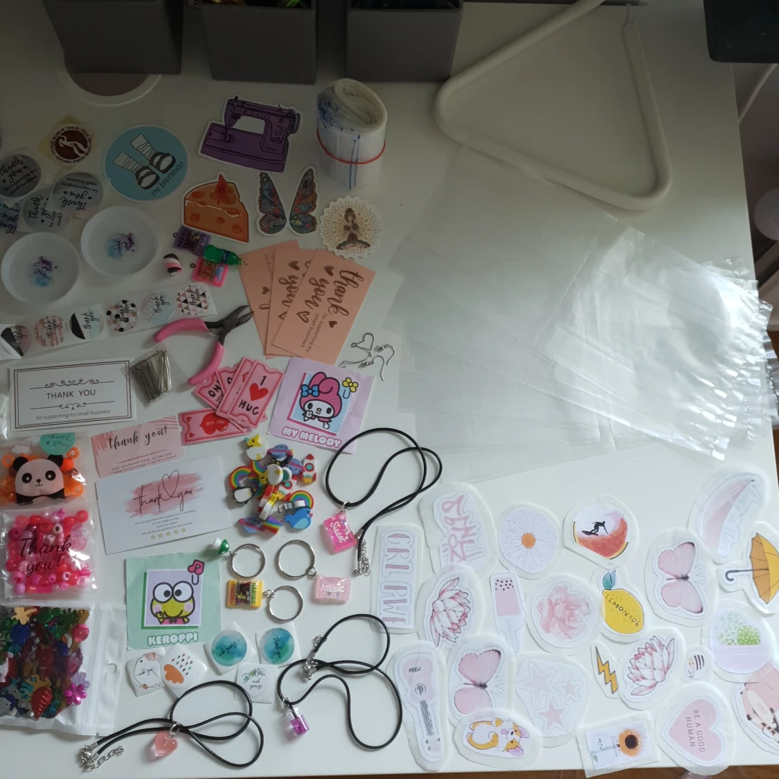 Massor med berlocker och matrial m.m