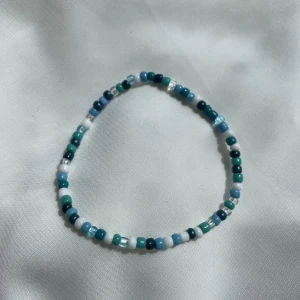 Armband  - Pärlarmband för 10kr+13kr frakt 