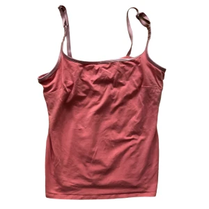 Peach top - Vintage, rosa/peach top! Skick: 8/10! Skriv om du har frågor eller vill se fler bilder!