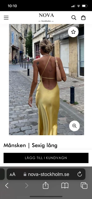 Klänning  - Sälja denna jätte fina silkes klänning från Nova Stockholm den är aldrig använd, köpte inför bal men använde en annan klänning! Köpt för 399 och den har band som går att spänna ut och in!