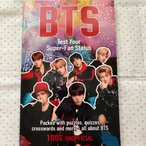 BTS - Säljer böcker för 30kr! Den första boken är bara för 10kr🎀