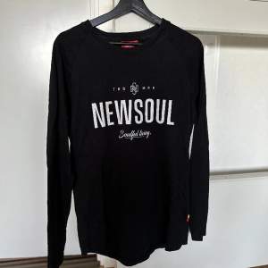 Långärmad tröja från NewSoul, använt fåtal gånger 