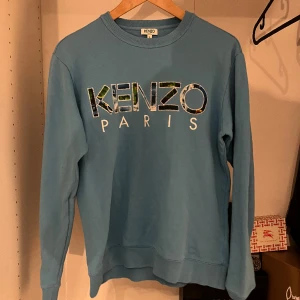 Denna är knappt använd, köpt från johnells för några år sedan. - Storlek s, skicka 9/10 , priset är inte hugget i sten via en snabb affär blir det billigare.