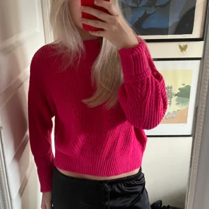 Rosa stickad tröja - Rosa stickad tröja med detaljer, jättefint skick