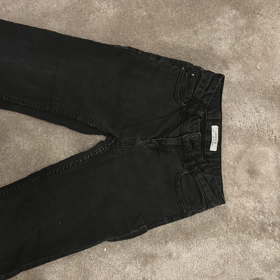 Svarta bootcut jeans - 90