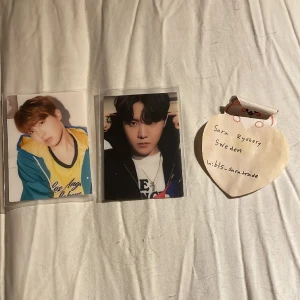 Bts the best J hope  - WTS  ✅  Har bts J hope bts the best  Vill ha 150kr set. Beskrivning  Den är officiella och i nytt skick. Jag säljer dem som ett set men man kan absolut köpa bara en om man vill. Hör av dig först så att vi kan diskutera priset. Men som ett set 150
