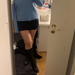 Boots - Säljer mina boots då de tyvärr inte kommer till användning. De är i otroligt fint skick! Om fler bilder önskas är det bara att höra av sig!