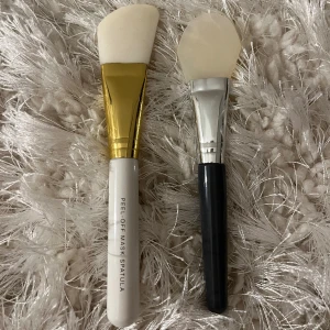 Ansiktsmask - Säljer de här ansiktsmask applikationerna, som används för att sätta på ansiktsmask🤍Säljer för 30kr styck