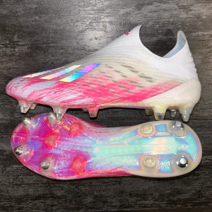 Fotbollsskor Adidas X19+ - Adidas X.19+ ”Uniforia” SG dobbar 💗 Skick: 9,7/10 endast testad en gång på gräs! Extremt fina fotbollsskor, väldigt sällsynt modell! 