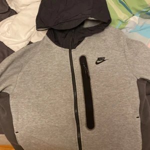 Nike tech fleece  - Som ny 