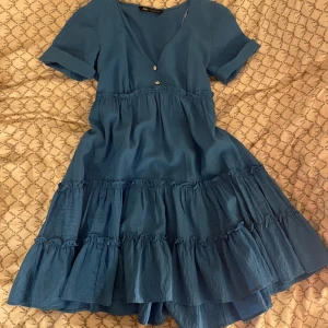 Söt klänning  - Jättesöt blå klänning 