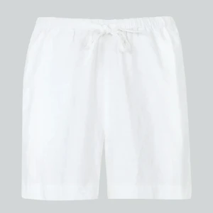 vita linneshorts från Bikbok - säljer dessa vita linneshorts från Bikbok som är perfekt till sommaren💞 nypris 359 kr, kontakta för mer information