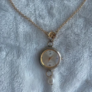 Halsband  - Ett jätte fint halsband köppt på vinted 