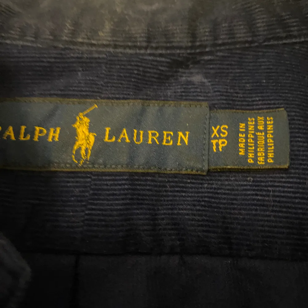 Super snygg manchester skjorta från Ralph Lauren i storleken Xs. Lagom använd men inte alls sliten!. Skjortor.