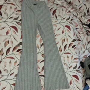 Grå mjukis byxor  -  Mjuk byxor grå